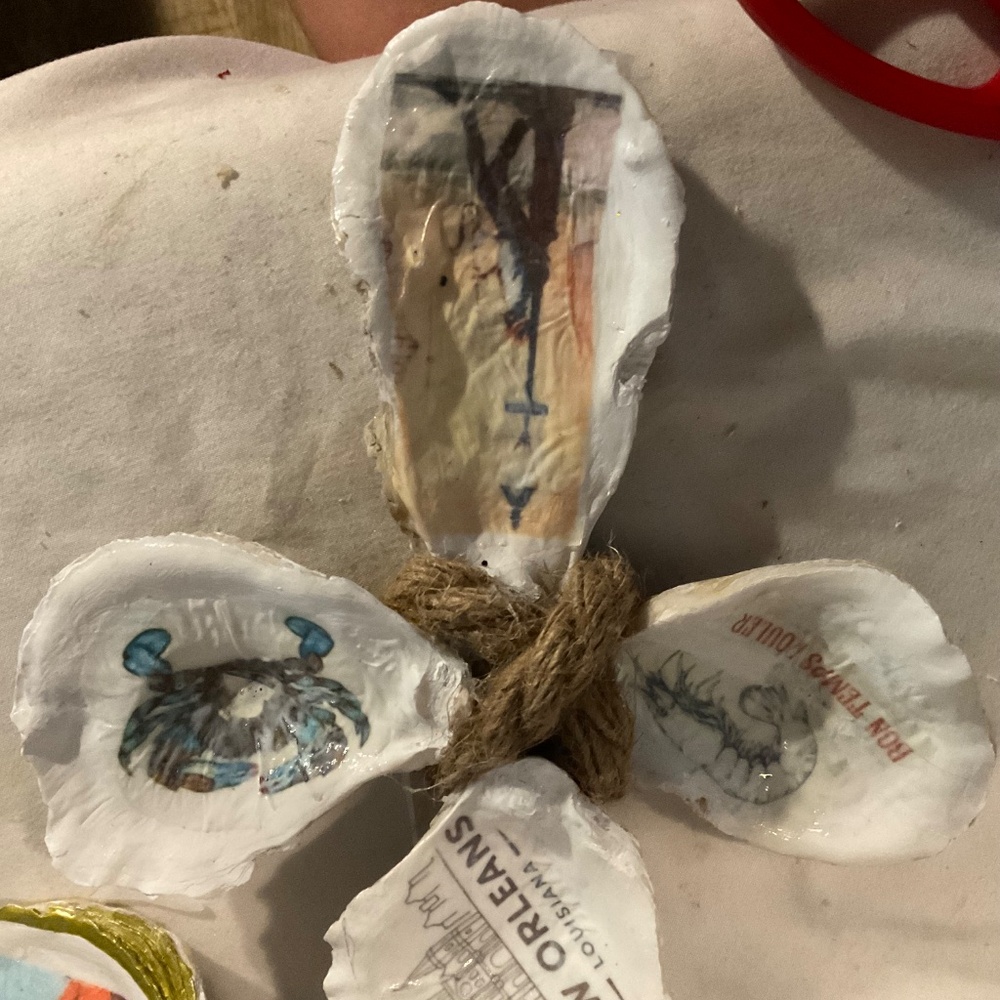 Hand made Oyster shell - Picture 2 of 4